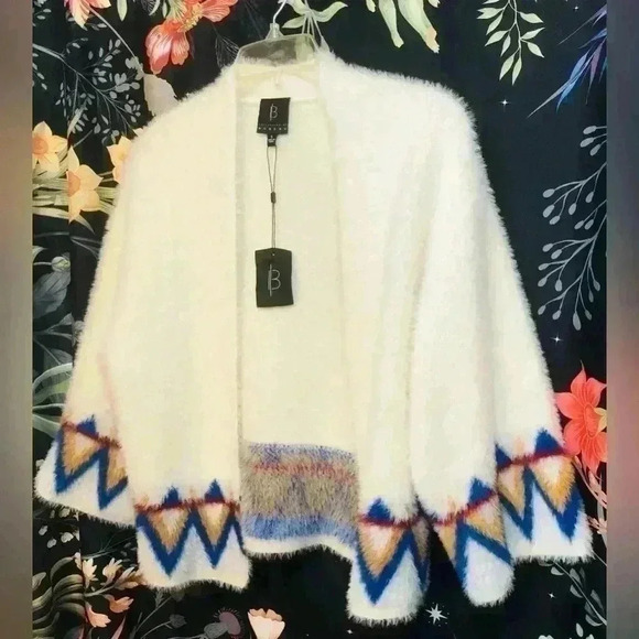 Bobeau Ivory Fuzzy Open Front Cardigan With Blue & Gold Tribal Design Size Small - Picture 3 of 11